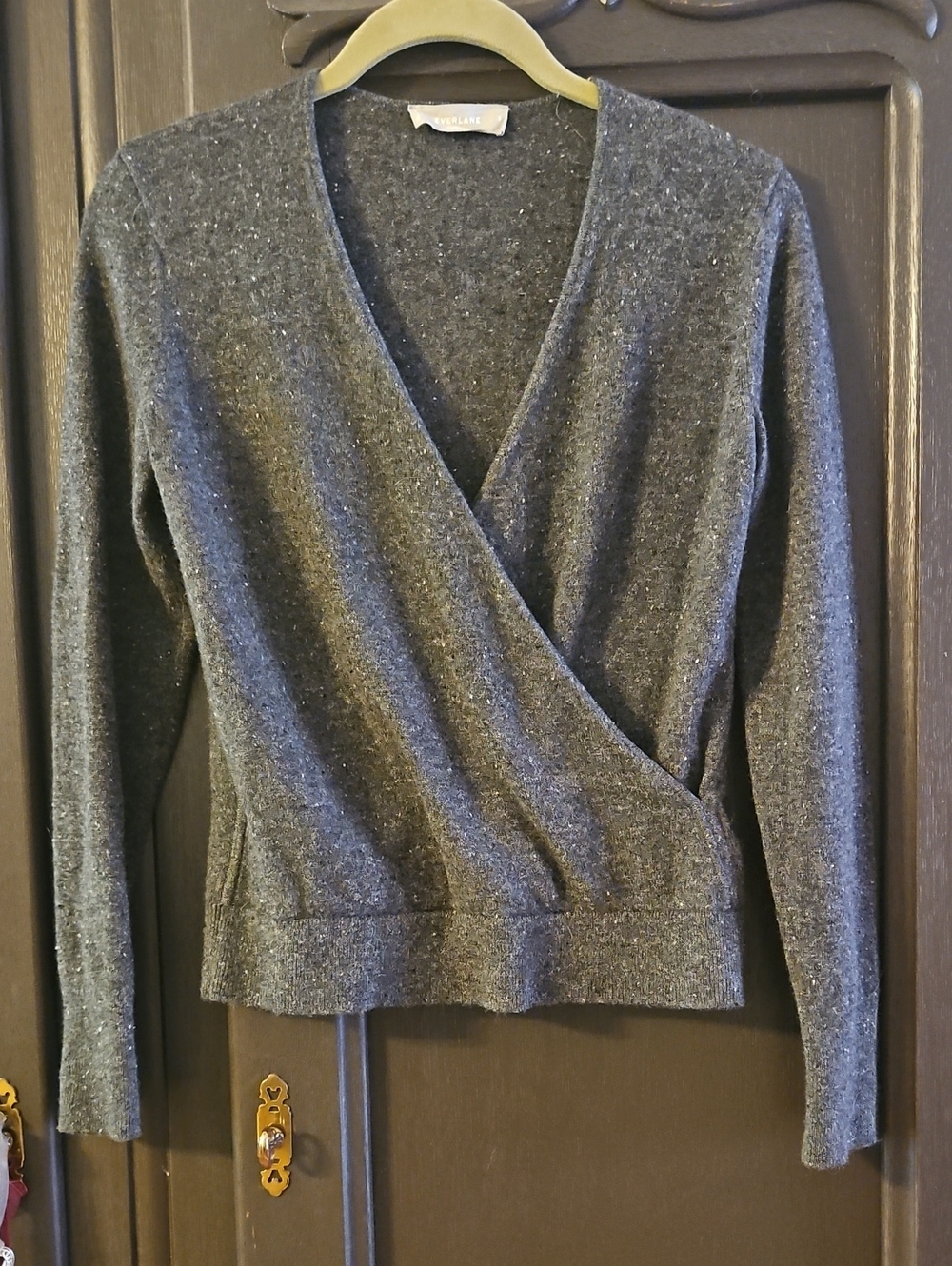 Everlane Cashmere Charcoal Speckled Gray Wrap V‑Neck Sweater
